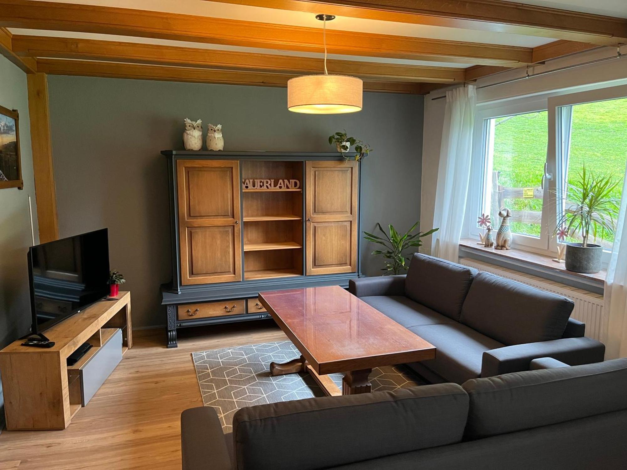 Modernisierte Ferienwohnung Im Schoenen Sauerland Meschede Exterior photo